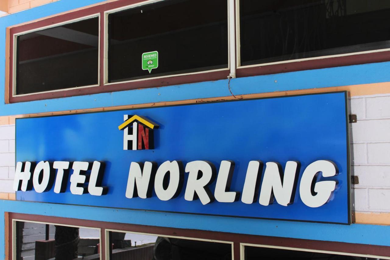Norling Retreat Hotel Pelling Esterno foto
